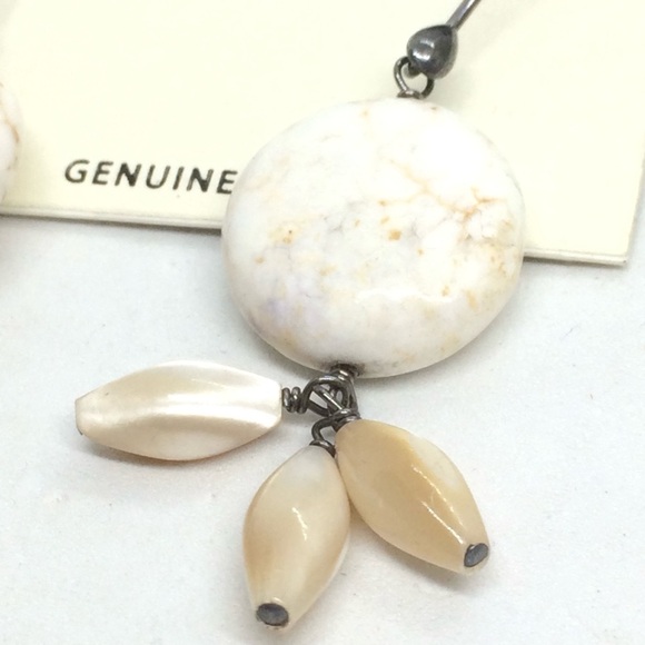 !!SOLD!! 3/$30 VINTAGE MACY'S GENUINE STONE SHELL EARRING MOP STERLING SILVER - Picture 6 of 12